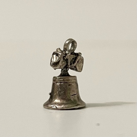 Vintage Sterling Silver Liberty Bell Bracelet Charm - Picture 8 of 14